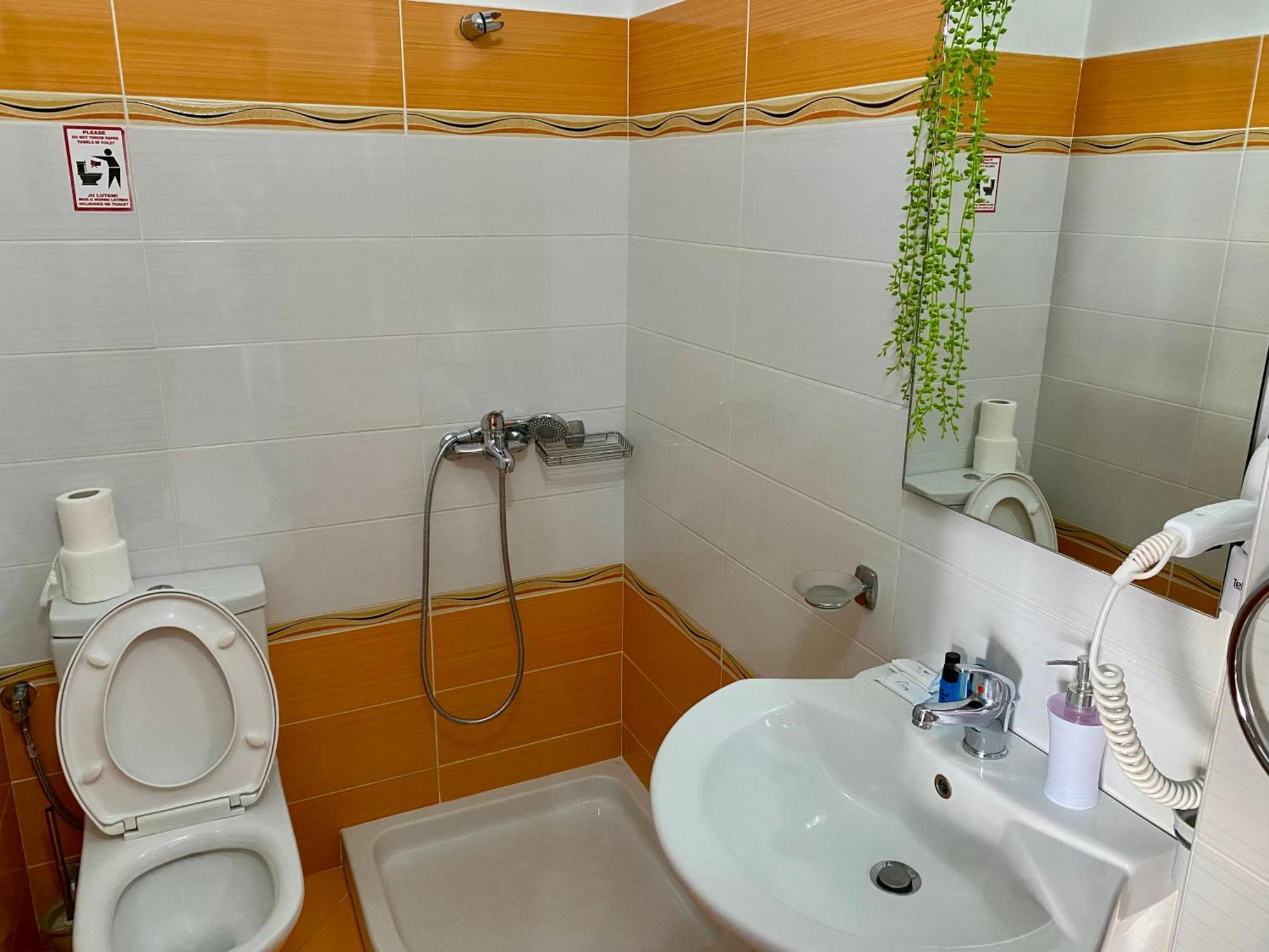 Hotel Metali Sarandë Buitenkant foto