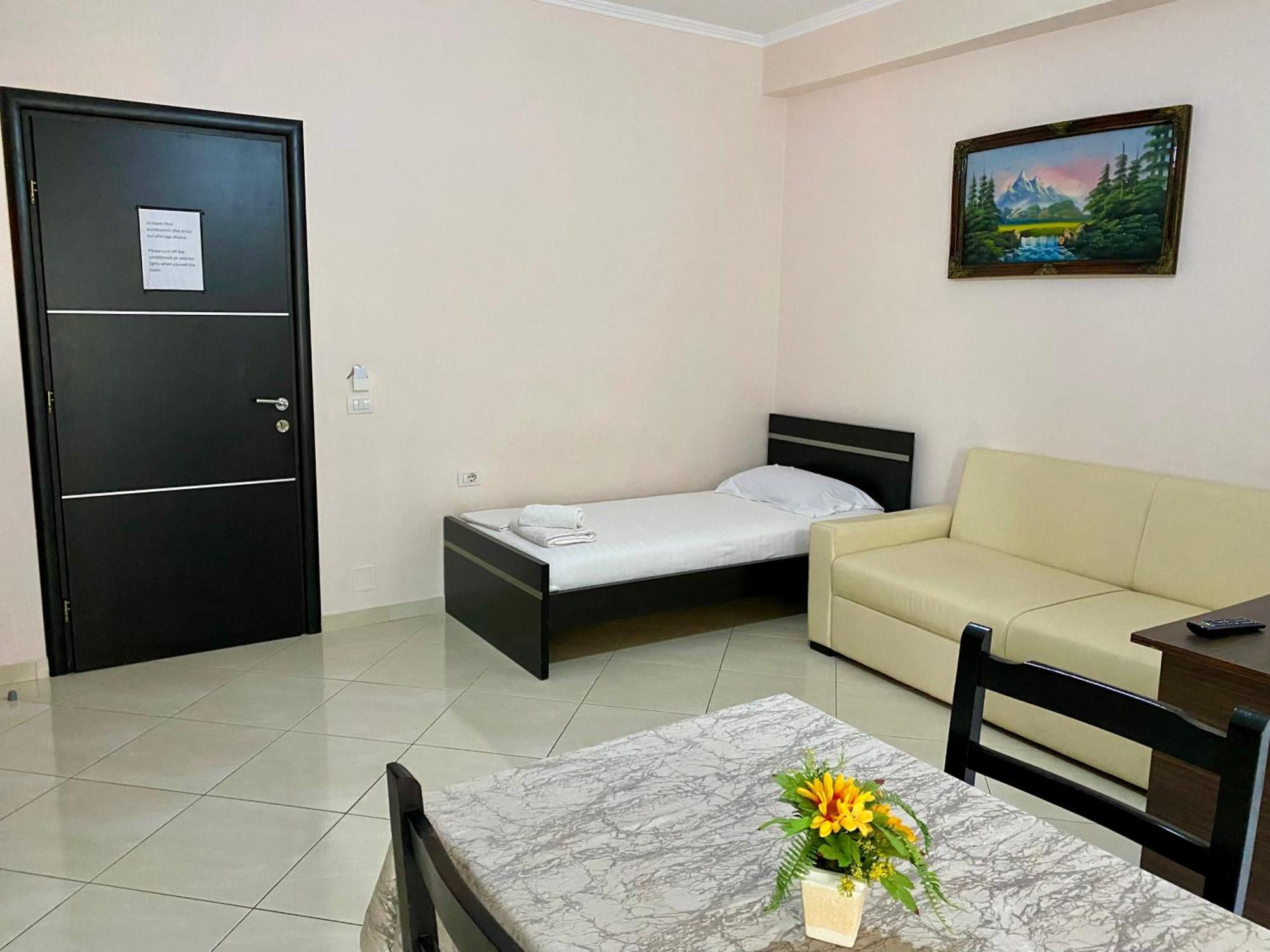 Hotel Metali Sarandë Buitenkant foto